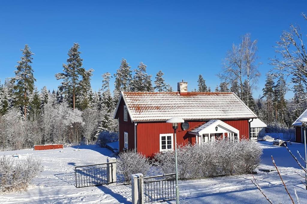 Villa Pa Landet, Habo Exterior foto